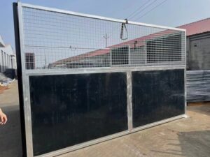 mesh dividing stable wall