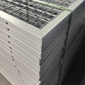 smooth welds for wire mesh storage cage